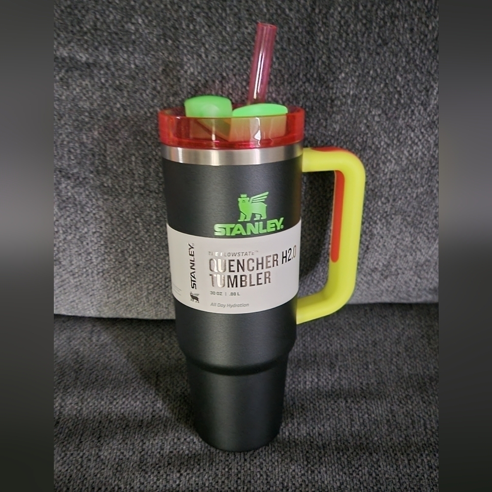 BLACK NEON 30OZ STANLEY QUENCHER